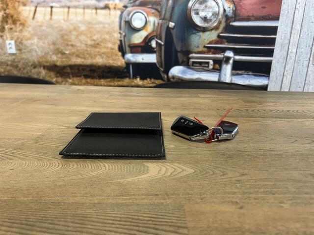 Volkswagen ID.3 Pure 45 kWh 1e EIGENAAR ADAPT CRUISE SFEER VERLICHTING LED NAVI ECC