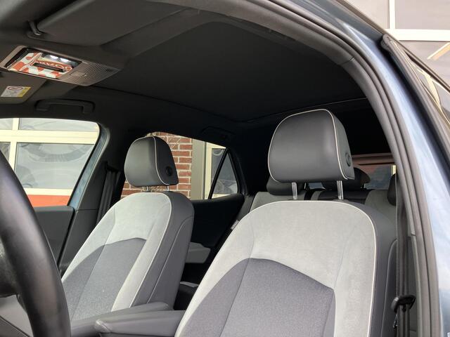 Volkswagen ID.3 Pro 58 kWh | Panoramadak | ErgoActive stoelen | Head-up | 19" LMV | SOH 90% |