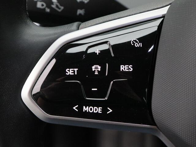 Volkswagen ID.3 Pro 58 kWh 204 Pk | Stoelverwarming | Adaptive Cruise | CarPlay | Navigatie | Parkeer sensoren | Climatronic | 18 Inch | 83.212 Km !!