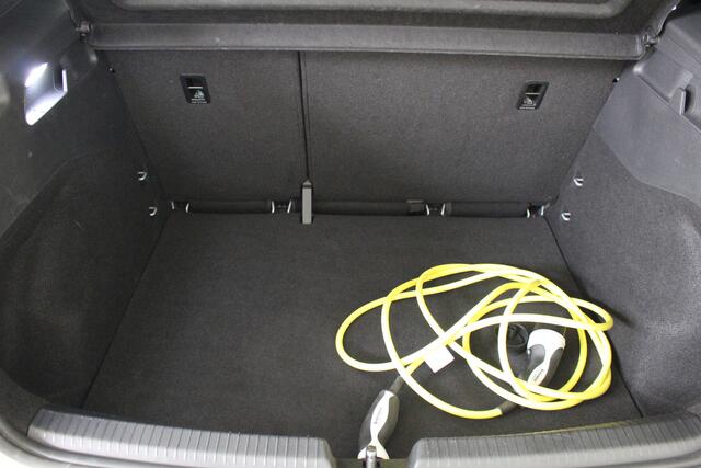 Volkswagen ID.3 Life 58 kWh Navigatie | Parkeersensoren | Stoelverwarming | Cruise Control