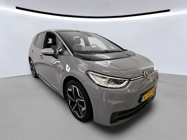 Volkswagen ID.3 First Plus 58 kWh | IQ.Light | Trekhaak | Camera | 19" | Navi