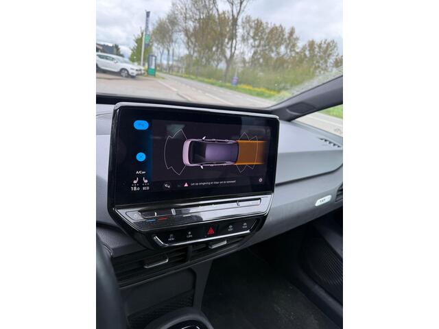 Volkswagen ID.3 58KWH First Black Edition | VERWACHT!! | Cruise | Clima | Trekhaak | Parkeersens.