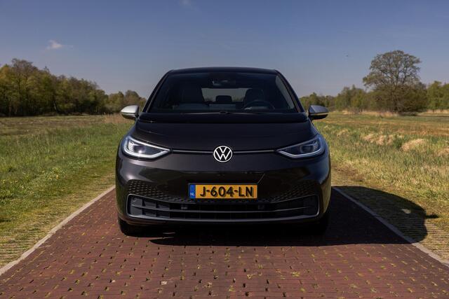 Volkswagen ID.3 First Plus 58 kWh 204pk 1st edition trekhaak matrix