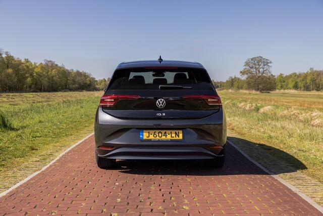 Volkswagen ID.3 First Plus 58 kWh 204pk 1st edition trekhaak matrix