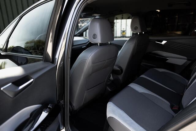 Volkswagen ID.3 First Plus 58 kWh 204pk 1st edition trekhaak matrix