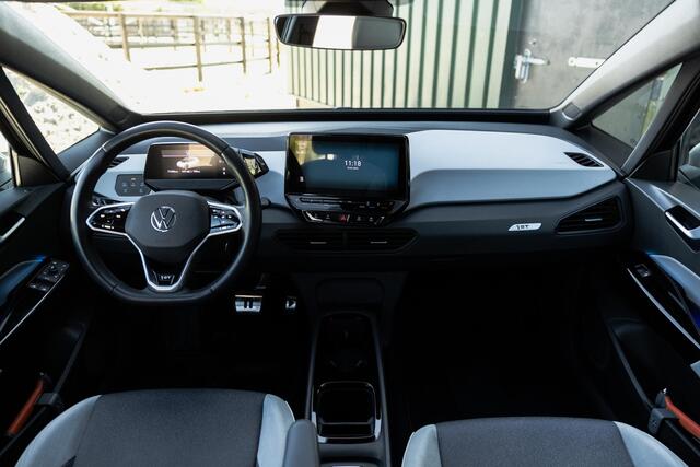 Volkswagen ID.3 First Plus 58 kWh 204pk 1st edition trekhaak matrix