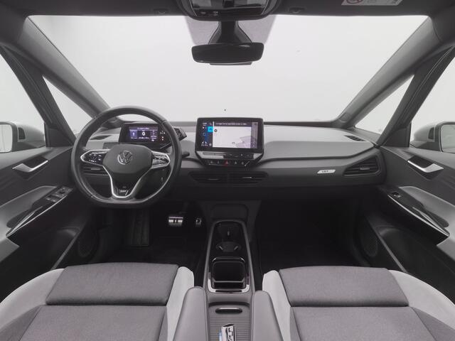 Volkswagen ID.3 First Max 58 kWh | PANO | CAMERA | ADAPTIVE | STOEL- EN STUURVERW.