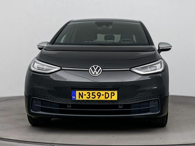 Volkswagen ID.3 First Plus 58 kWh | SOH 94.1% | Achteruitrij camera | Adaptive cruise | Apple Carplay/Android Auto | Stoelverwarming |