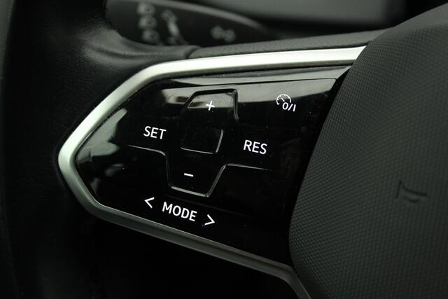 Volkswagen ID.3 Life 58 kWh | Parkeersensoren | Stoel/Stuurverwarming | Navigatie | CarPlay | 18 inch