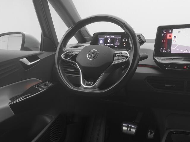Volkswagen ID.3 First Plus 58 kWh | CAMERA | ADAPTIVE | STOEL- EN STUURVERW. | TREKHAAK