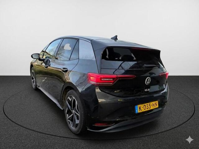 Volkswagen ID.3 First Plus 58 kWh 204 PK | Navigatie | Trekhaak | 19" Lm velgen | Parkeercamera |