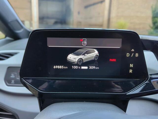 Volkswagen ID.3 First Plus 58 kWh 204 PK | Navigatie | 19" Lm velgen | Parkeercamera |