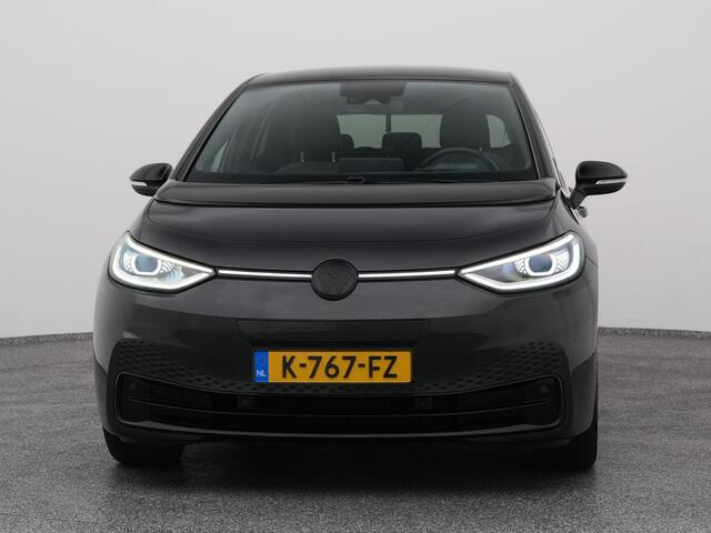 Volkswagen ID.3 First Plus 58 kWh | CAMERA | ADAPTIVE | STOEL- EN STUURVERW.