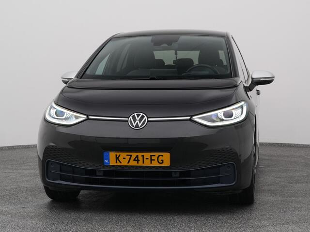 Volkswagen ID.3 First Plus 58 kWh | CAMERA | ADAPTIVE | STOEL- EN STUURVERW. | TREKHAAK