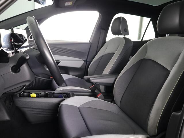 Volkswagen ID.3 First Max 58 kWh 204 PK | SoH 90,95 % | Navigatie | Camera | Panoramadak | Head-up Display |20 Inch | Erco Eleke sloel bestuurder |