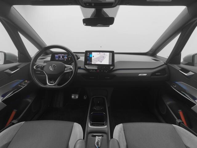 Volkswagen ID.3 First Plus 58 kWh | CAMERA | ADAPTIVE | STOEL- EN STUURVERW.