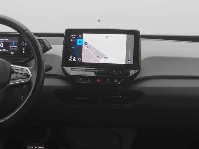 Volkswagen ID.3 First Plus 58 kWh | CAMERA | ADAPTIVE | STOEL- EN STUURVERW.