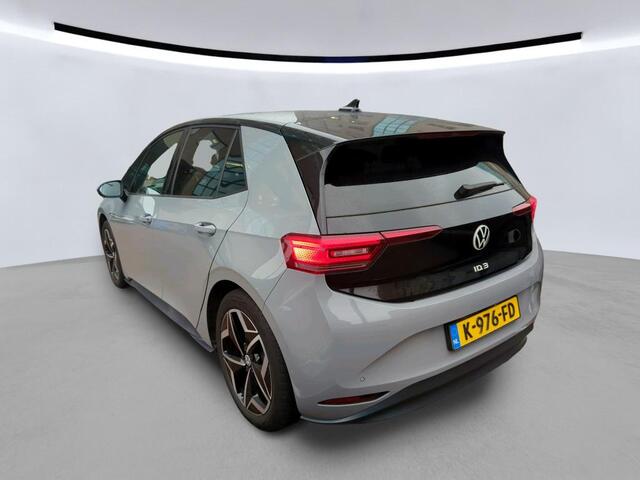Volkswagen ID.3 First Plus 58 kWh / SOH 92%/ AUTOMAAT/ TREKHAAK/ ADAPTIVE CRUISE/ PARK.SENSOREN V+A/ CAMERA/ STOELVERWARMING/ DIGITAL DASH/ NAVI/ DAB/ CLIMA/ LED