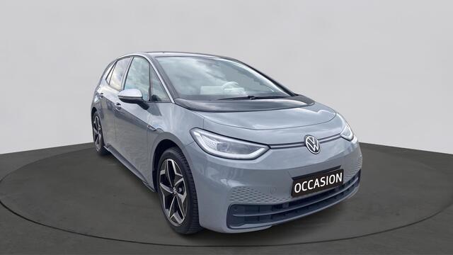 Volkswagen ID.3 First Plus 58 kWh SOH 91% | IQ.Light | Trekhaak | Camera | 19" | Navi