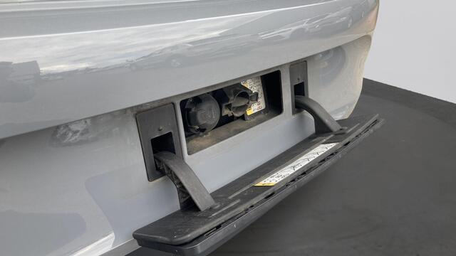 Volkswagen ID.3 First Plus 58 kWh SOH 91% | IQ.Light | Trekhaak | Camera | 19" | Navi