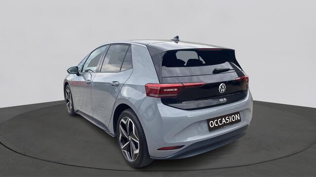 Volkswagen ID.3 First Plus 58 kWh SOH 91% | IQ.Light | Trekhaak | Camera | 19" | Navi