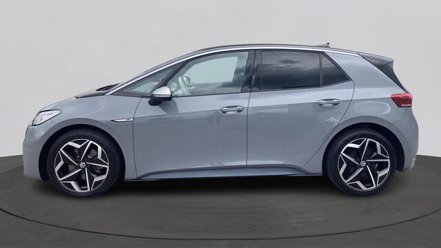 Volkswagen ID.3 First Plus 58 kWh SOH 91% | IQ.Light | Trekhaak | Camera | 19" | Navi