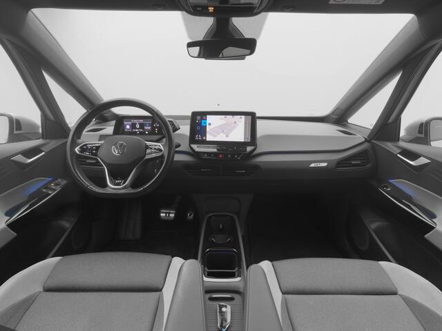 Volkswagen ID.3 First Max 58 kWh | PANO | CAMERA | HUD | ADAPTIVE | STOEL- EN STUURVERW.