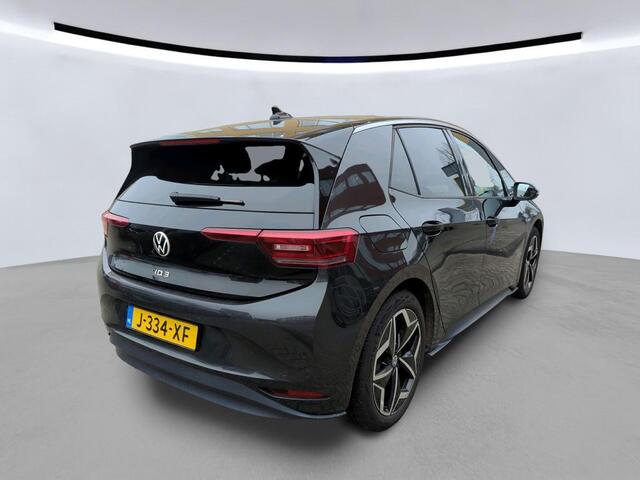 Volkswagen ID.3 First Plus 58 kWh 204 PK | Navigatie | 19" Lm velgen | Parkeercamera |