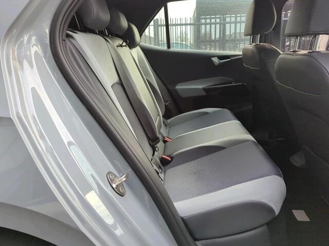 Volkswagen ID.3 Pro S 77 kWh Long Range 204PK | Navigatie | Stoelverwarming | 19" LM velgen |