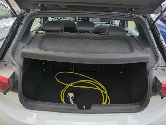 Volkswagen ID.3 First 58 kWh 204 pk | Navigatie | Parkeersensoren | Apple Carplay/Android Auto | Stoel/stuur verwarming | Adaptieve cruise control |