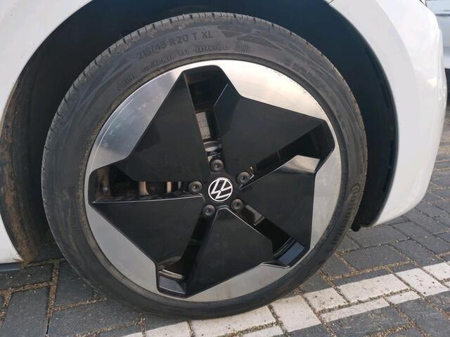 Volkswagen ID.3 First Max 58 kWh 204PK | Panorama dak | Sportstoelen | 20" LM velgen |