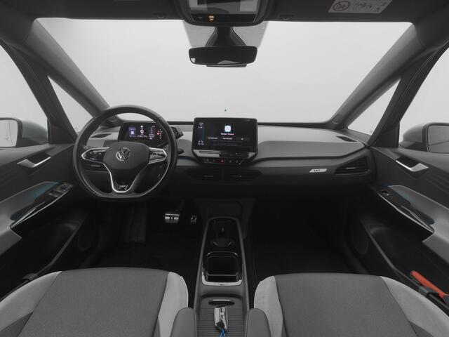 Volkswagen ID.3 First Plus 58 kWh | CAMERA | ADAPTIVE | STOEL- EN STUURVERW. | TREKHAAK