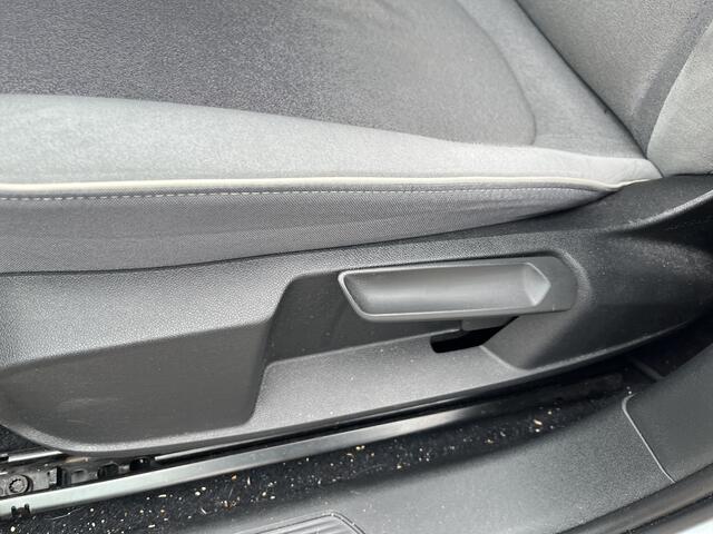 Volkswagen ID.3 First Plus 58 kWh / 93% SOH/ AUTOMAAT/ CAMERA/ PARK. SENSOREN/ IQ. LIGHT/ KEYLESS/ STOEL-STUURVERWARM./ APP CONNECT/ ADAPT. CRUISE/ NAVI/ CLIMA/ DAB/ 19" LMV