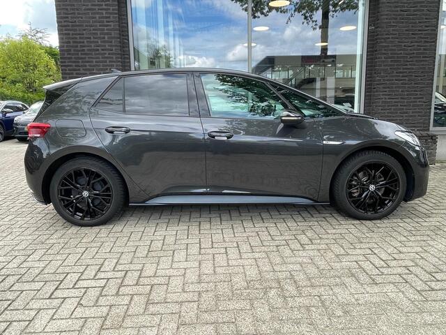 Volkswagen ID.3 First Plus 58 kWh | Carplay | Adpt. cruise | 19" velgen |