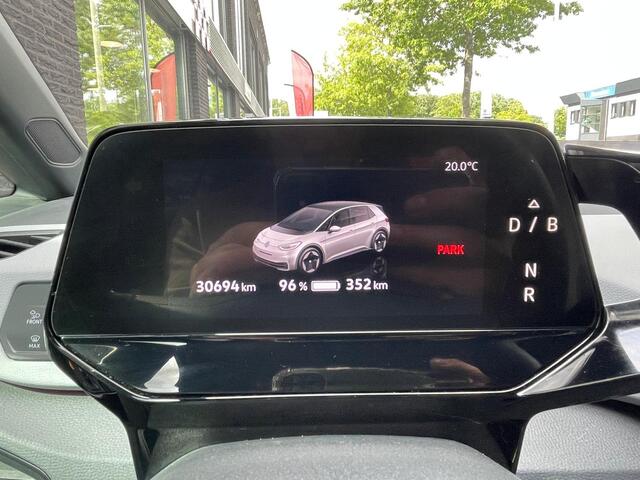 Volkswagen ID.3 First Plus 58 kWh | Carplay | Adpt. cruise | 19" velgen |