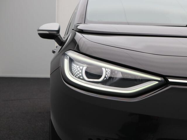 Volkswagen ID.3 First Plus 58 kWh 204 Pk | Stoel/Stuurverwarming | Camera | Climatronic | IQ Light | Carplay | Adaptive cruise | 19 Inch | 8.2647 km !!