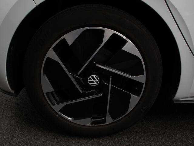 Volkswagen ID.3 First 58 kWh Navigatie Apple Carplay/Android Auto Adaptive Cruise Control Parkeersensoren Stoel- en stuurverwarming Lichtmetalen velgen Climate Control