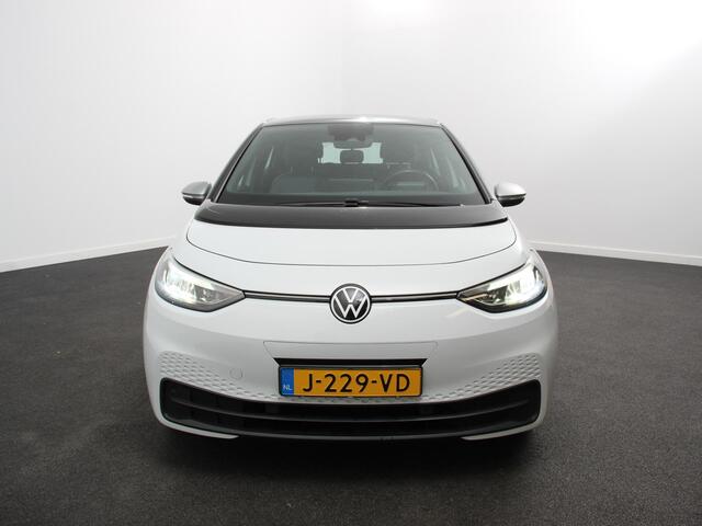 Volkswagen ID.3 First 58 kWh Navigatie Apple Carplay/Android Auto Adaptive Cruise Control Parkeersensoren Stoel- en stuurverwarming Lichtmetalen velgen Climate Control