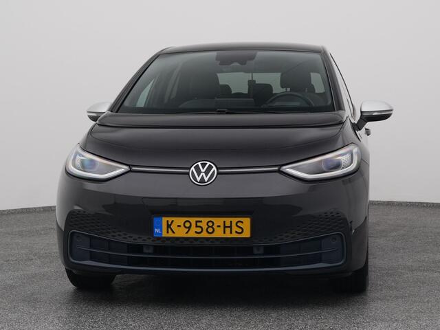 Volkswagen ID.3 First Plus 58 kWh | CAMERA | ADAPTIVE | STOEL- EN STUURVERW. | TREKHAAK