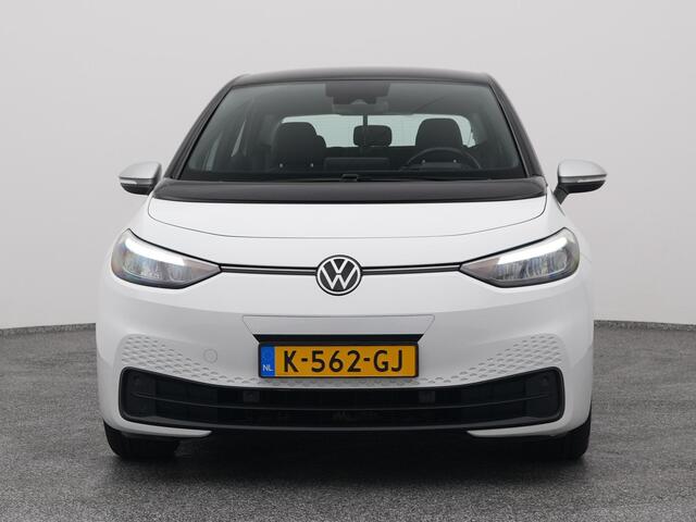 Volkswagen ID.3 First 58 kWh | ADAPTIVE | STOEL- EN STUURVERW.