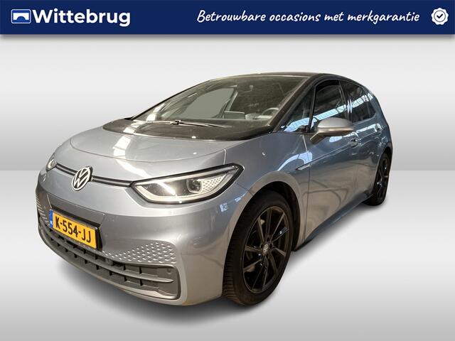 Volkswagen ID.3 Business 58 kWh Navigatie / 19"LM velgen / App-connect / Clima / Stoelverwarming / Zwart dak HAL