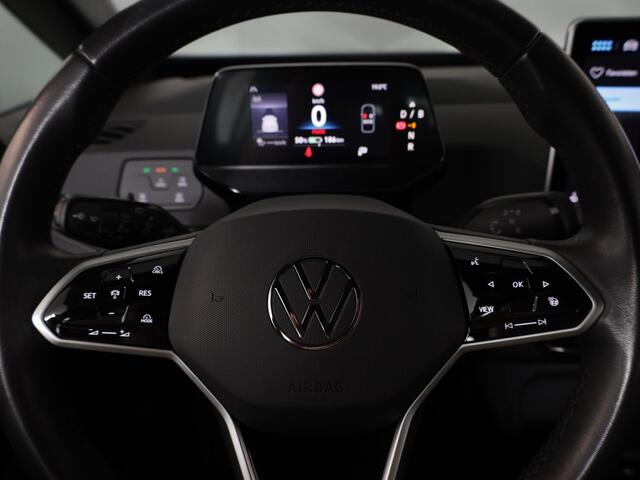 Volkswagen ID.3 Pure Oranje Edition 52 kWh 170 pk | Navigatie | Parkeersensoren | Adaptieve cruise control | Autom. airco | Stoel/stuur verwarming |