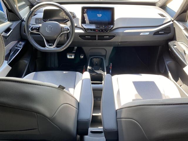 Volkswagen ID.3 First Plus 58 kWh Stoel + Stuur verwarming / ACC / Keyless start + entry