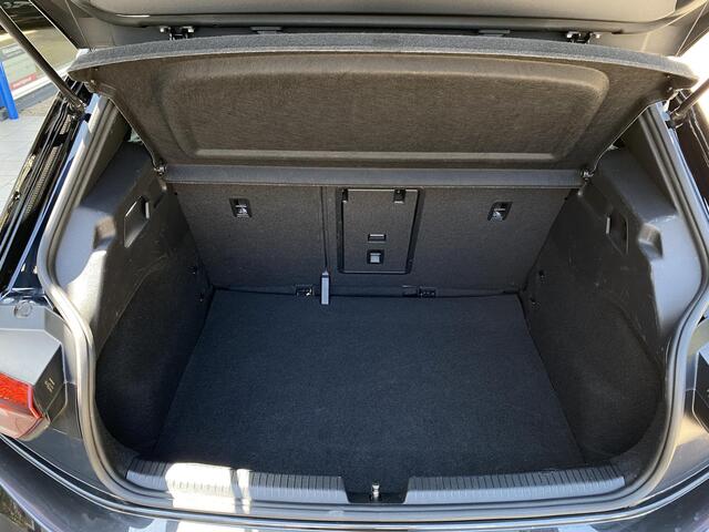 Volkswagen ID.3 First Plus 58 kWh Stoel + Stuur verwarming / ACC / Keyless start + entry