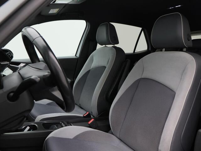 Volkswagen ID.3 First Plus 58 kWh 204 Pk Automaat | Cruise Control | Climate Control | Stoelverwarming | Camera | Carplay | 19 inch | 122.607 Km!!