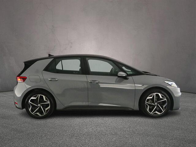 Volkswagen ID.3 Pro 145pk Automaat Adaptive cruise control, Navigatie, Achteruitrijcamera, Stoelverwarming, Parkeersensoren, Stuurwiel verwarmd, LED koplampen
