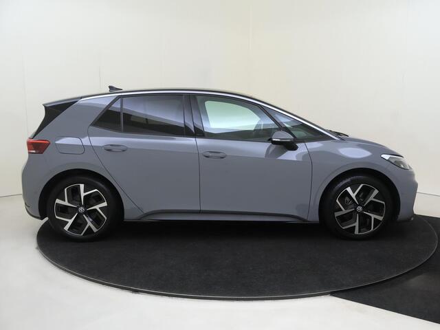 Volkswagen ID.3 Pro Edition 58 kWh | SoH 89% | Achteruitrijcamera | ErgoActive stoelen met memory | Adaptieve cruise control | Stoel- en stuurwielverwarming | Keyless | Lane assist | Navigatie |