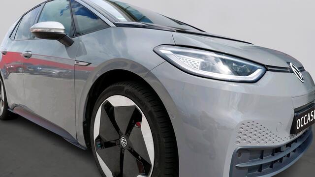 Volkswagen ID.3 First Max 58 kWh | Panoramadak | Steunhaak | Camera | elec. stoelen |