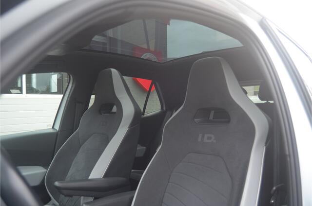 Volkswagen ID.3 Pro 58 kWh Sportpakket/ HUD / Pano / 360 cam/12 mnd. gar.