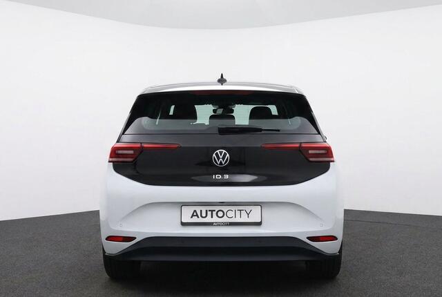 Volkswagen ID.3 Life 58 kWh 204PK | IQ.Lights | Adaptive Cruise | Stoelverwarming | Camera